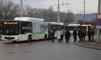 Работещите в столичния градски транспорт излизат на протест утре –