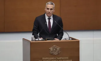 Отговаря за военните самолети на САЩ на летище Васил Левски Парламентът
