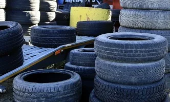 От утре отварят временните площадки за събиране на стари гуми в София
