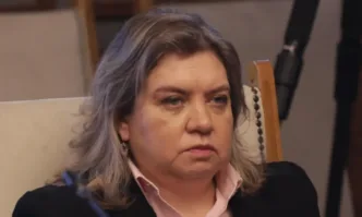 Киселова: В кабинета на Радев има нещо старо, нещо синьо и нещо ново