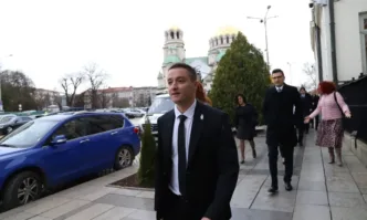 Това става ясно от профила на депутата във Фейсбук Съжалявам да