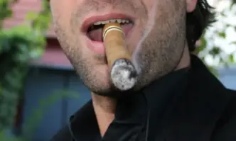 От Фейсбук профила на Иво СиромаховНеприятната истина когато пушиш пура