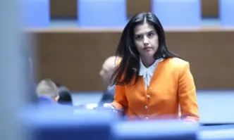 От Фейсбук профила на депутата от ГЕРБ СДС Десислава ТрифоноваСъединение е