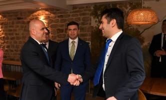 Премиерът на Северна Македония Димитър Ковачевски се похвали със срещи