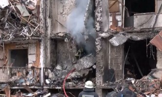Втори ден от войната: Киев е под ракетен обстрел, ударен е жилищен блок (ВИДЕО)