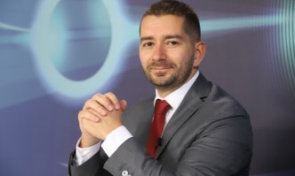 Слави Василев: Имам информация, че Петков възнамерява да вдигне ветото за РМС