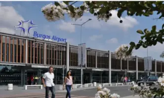 Летище Бургас затваря за почти месец