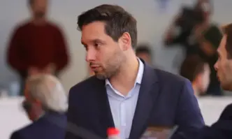 Борис Бонев ги прикани да размислятБорис Бонев поиска те да