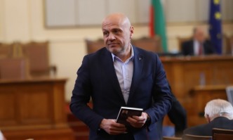 Томислав Дончев пред Tribune: Край на това управление може да даде само масирано обществено недоволство или инстинкта за самосъхранение на някоя от партиите в коалицията