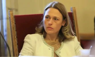 Бившият председател на Народното събрание Ива Митева обяви че се