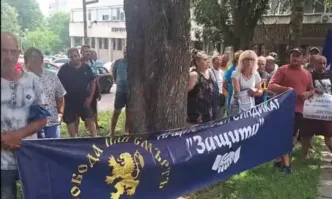 Медици и шофьори от Центъра за спешна медицинска помощ в