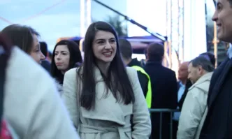 От профила във Фейсбук на Калина АндроловаЛена ме убива от