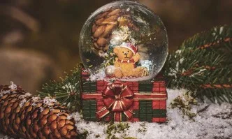 Българите ще отделят 25% от доходите си за празнични разходи по Коледа