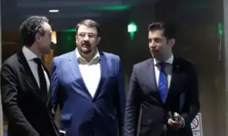 Кирил Петков Асен Василев и Николай Денков са изхвърлили своя