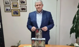 Председателят на СДС Румен Христов реши да отбележи Международния ден