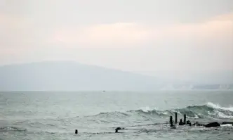 Инцидент с рибарски кораб е станал днес във водите край