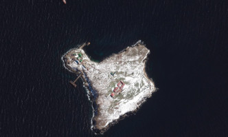 Русия съобщи, че нейните сили са се изтеглили от Змийския остров