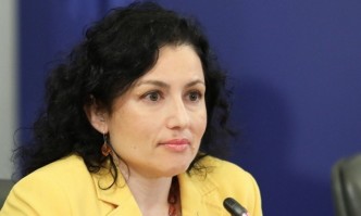 Десислава Танева: Напрежението и хаосът пред магазините ги създадоха управляващите