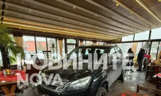Джип се вряза в ресторант в пловдивския квартал в ж к Тракия