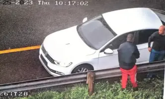 Полицията в Кейптаун разпространи снимките на двама мъже заподозрени за