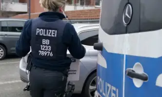 В Дрезден Източна Германия част от мост който минава над