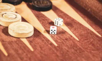 Да играеш табла е удоволствие което далеч не датира от