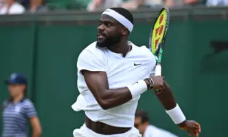 В края на най успешния си сезон в своята кариера Франсис