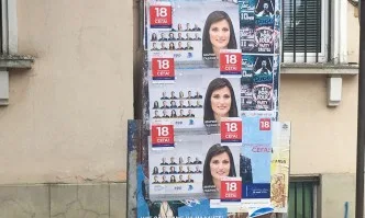 Тежка манипулация – БСП лепили стикери с техния номер върху плакатите на ГЕРБ в Габрово