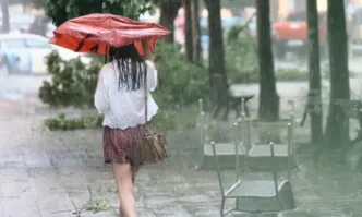 Днес ще има и слънчеви часове но отново ще се