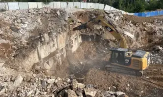 Премахването на двете стари сгради от терена на Националната детска