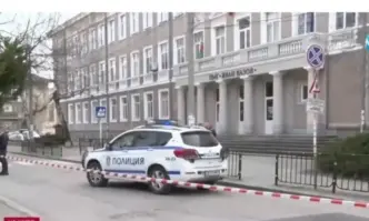 Цъкаща електронна платка евакуира училище в Димитровград. Било шега