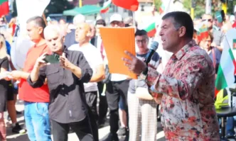И Волен Сидеров се появиПред централата на ГЕРБ се провежда