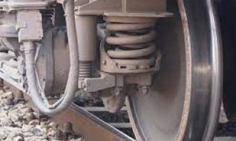 Дерайлирал товарен влак в Мездра спря движението през гарата за