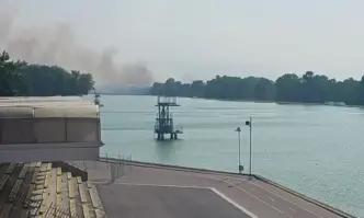 Евакуираха пловдивски хотел заради пожар до гребната база