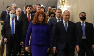 При обработени 100 от протоколите от втория тур на президентските