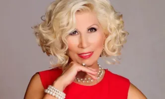 Българска естрадна певица Силвия Кацарова спечели дело срещу музикалния продуцент