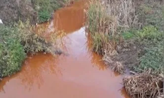 5-часова проверка: Защо река Струма потече червена край Перник