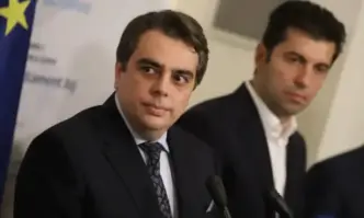 Асен Василев загуби делото което водеше срещу Делян Добрев за