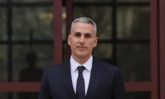 От Фейсбук профила на журналистката Соня КолтуклиеваАндрей Гюров е смешнѝк