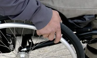 Законодателството на Мая Манолова остави 13 хил. хора с увреждания без асистент