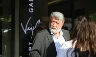 Големият Вежди Рашидов представи на публиката най новата си изложба Тя