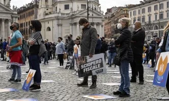 Премиерът на Италия подложен на натиск за и против нова блокада