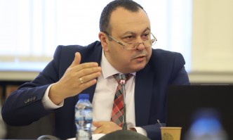 Партията дава финансовия министър на прокуратурата за назначена ревизия на