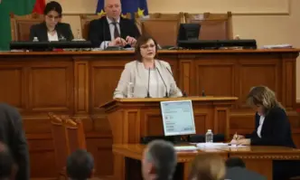 Лидера на БСП Корнелия Нинова заяви че тя и депутатите