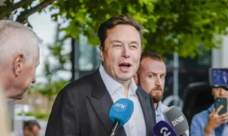 На 1 февруари акциите на Tesla поевтиняха с 13 ден