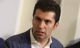 Кирил Петков настоява че фалшивата новина на Offnews е истина Той