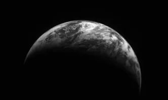 Учени от Пекинския университет съобщават че земното ядро е спряло