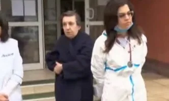 Медици от болницата, където работи сестрата-протестър Мая Илиева, заплашват с оставка