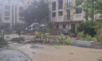 Щабът на МВР: Най-критична остава обстановката на Елените - издирват човек, хора отказват да бъдат евакуирани