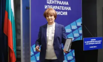 Всички членове на изборните комисии които са попълнили правилно протоколите